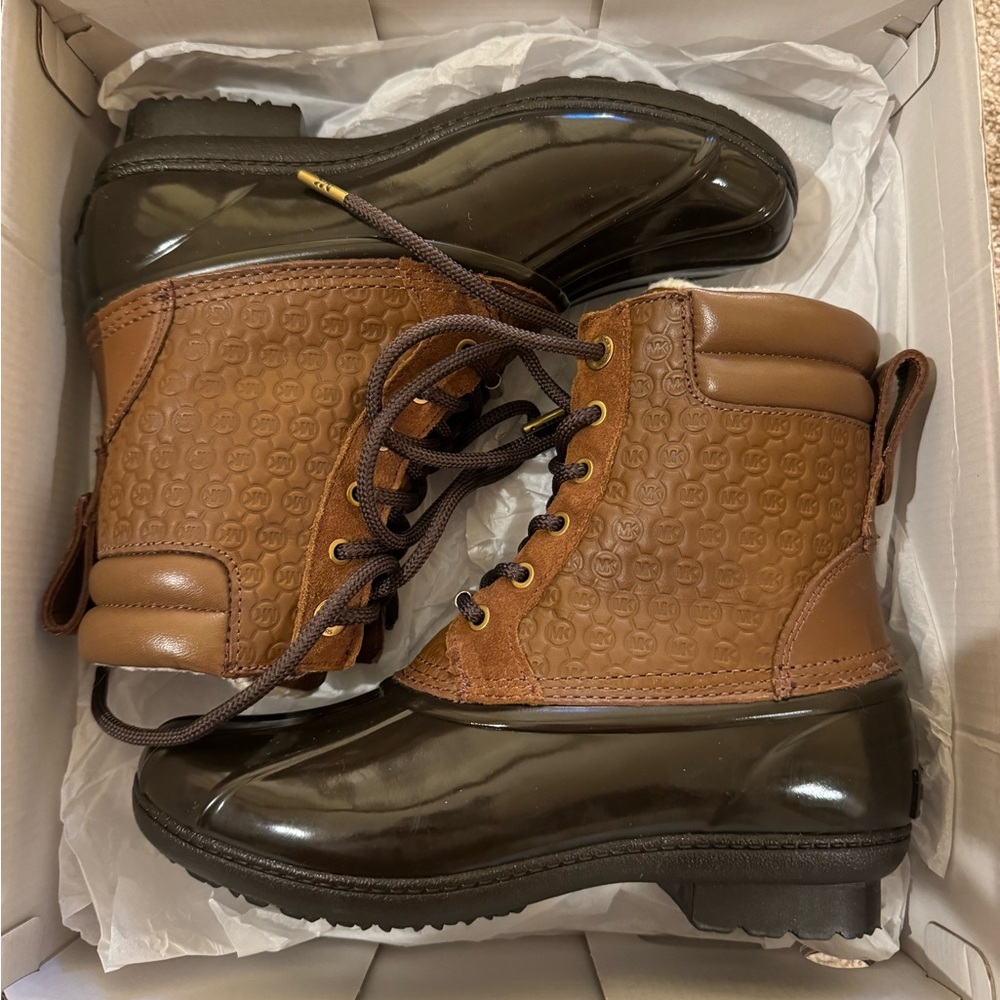 Michael Kors “Eaton” booties/rainboots in brown and black, size 6
